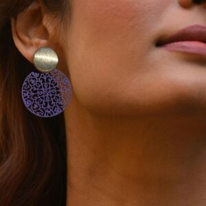 Mandala Gold – Violet – Ohrstecker mit Ornament-Charme